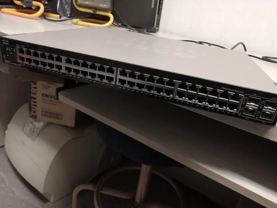 Коммутатор 1X Cisco Small Business Managed (SGE2010) 48-Ports