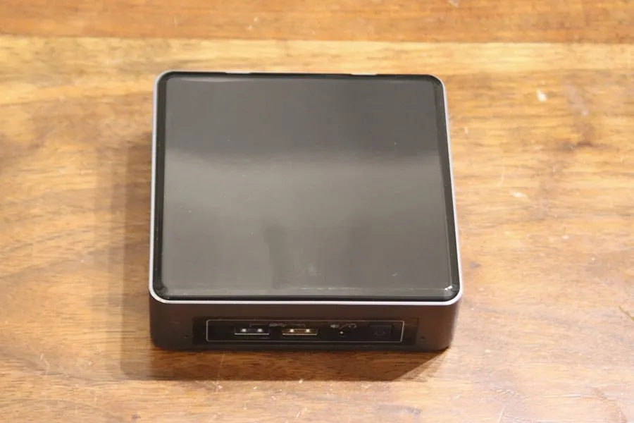 SSD-накопитель Intel NUC NUC7i5BNK (Core i5-7260U @ 2.20 GHz, 8GB RAM, 500GB NVM