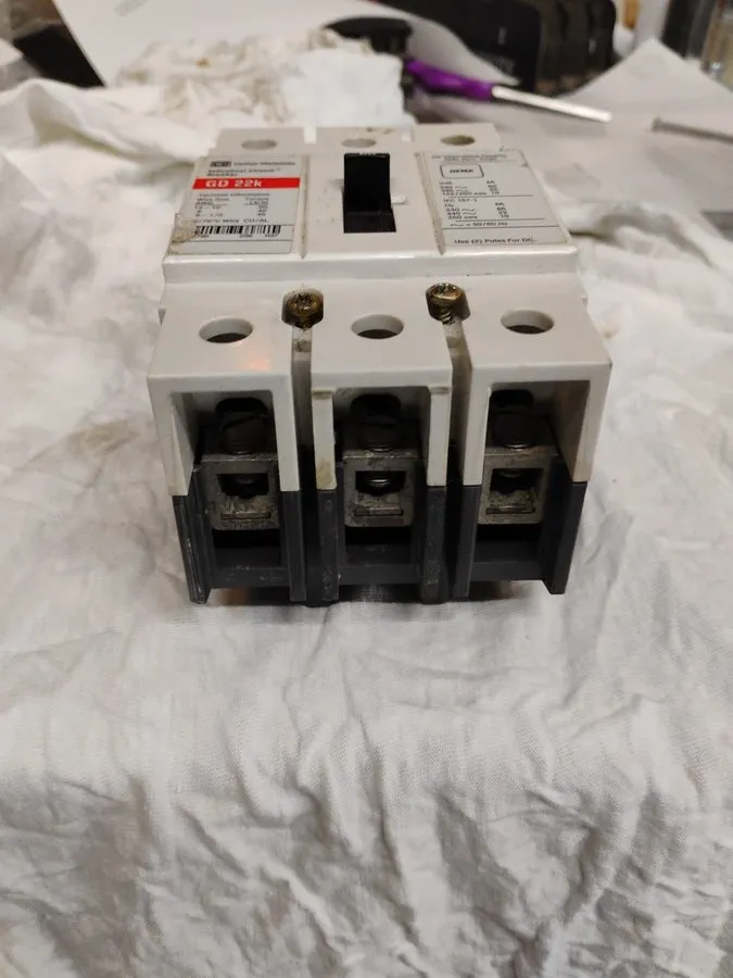Автоматический выключатель CUTLER HAMMER GD3060 CIRCUIT BREAKER 60A 3P 480V THER