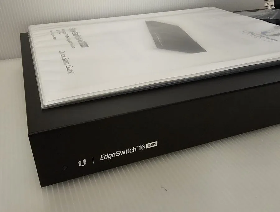Коммутатор Ubiquiti EdgeSwitch 16 150W ES-16-150W 16-Port PoE+ Network Switch