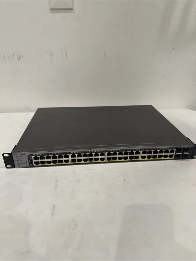Коммутатор NETGEAR GS752TP 48-Port Gigabit PoE+ Smart Pro Switch with 4 SFP Port