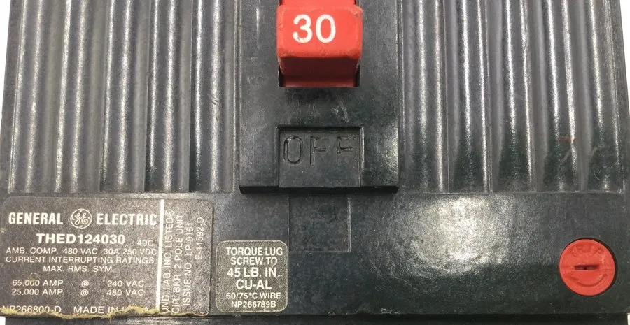 Автоматический выключатель General Electric THED124030 30 Amp 2 Pole 480V Circui