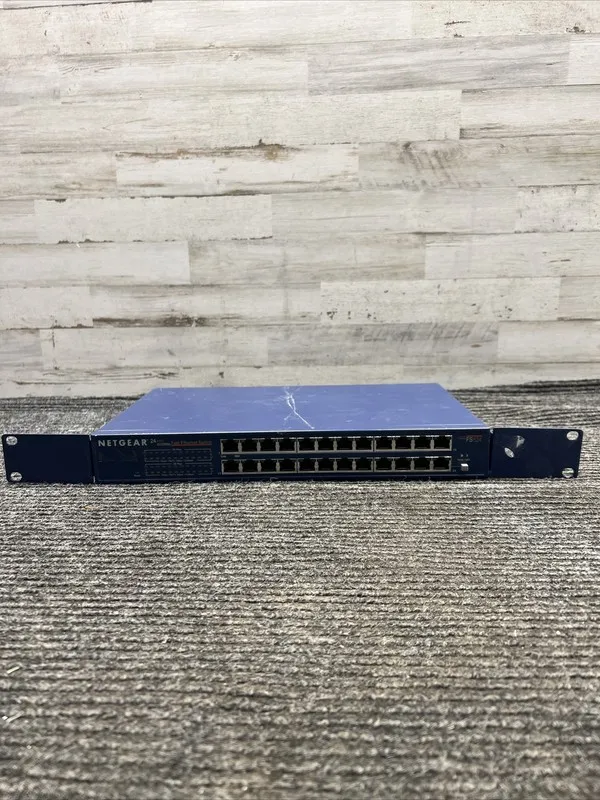Коммутатор NetGear FS524 24-Ports 10/100 mbps Fast Ethernet Switch