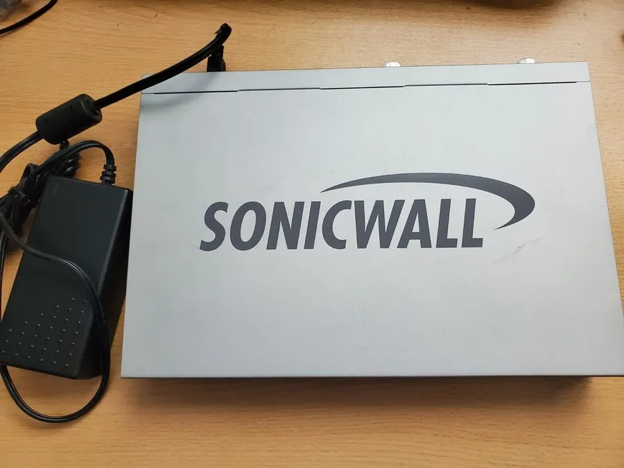Межсетевой экран SonicWall NSA 250M 5-port VPN Firewall Router Security Applianc — фото лота 1