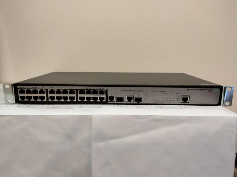 Коммутатор HP HPE 1910-24-PoE+ Switch 24 Port Gigabit JG539A
