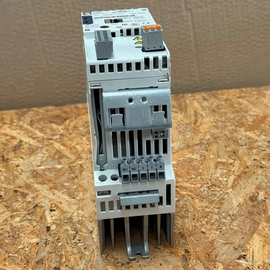 Частотный преобразователь Lenze 8400 Inverter Drive E84AVSCE3714SX0 0.37KW W/ Sc