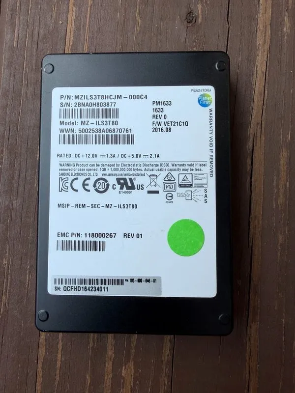 SSD-накопитель Samsung PM1633 3.84TB SSD SAS Solid State Drive MZILS3T8HCJM-000C — фото лота 1