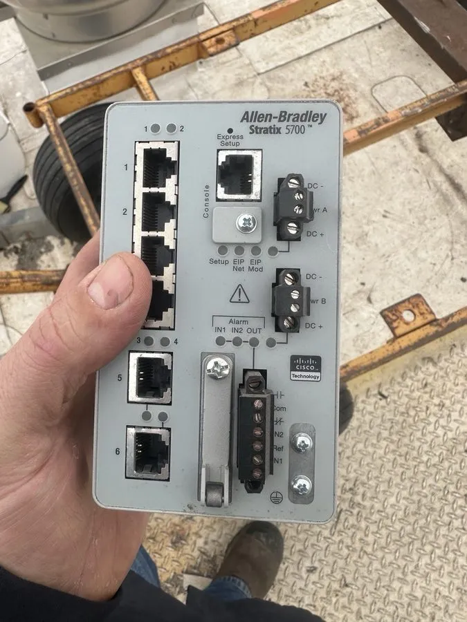 Коммутатор Allen Bradley 1783-BMS06TL Ser A Stratix 5700 Managed Switch 6 Port