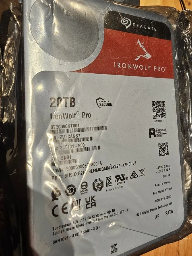 Жёсткий диск Seagate Ironwolf Pro 20TB 7200RPM SATA 6Gb/s 3.5" NAS HDD ST20000NT — фото лота 1