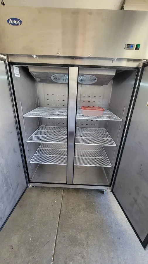 Морозильный шкаф 2 Door 52" Freezer Solid Stainless Steel Reach In NSF Atosa MBF