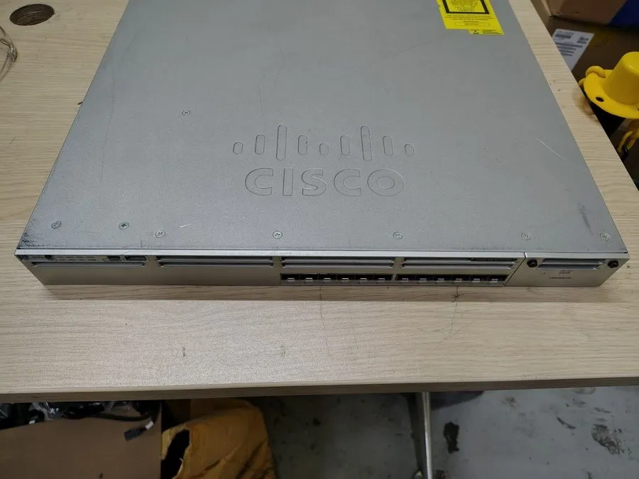 Коммутатор Cisco WS-C3850-12XS-E 12 Port 10/100/1000 Switch 1/10g SFP