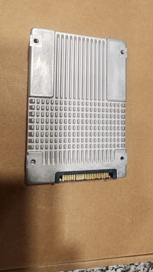 SSD-накопитель Intel DC P4610 1.6TB 3.2TB 6.4TB NVME U.2 2.5" PCIE SSD Solid Sta