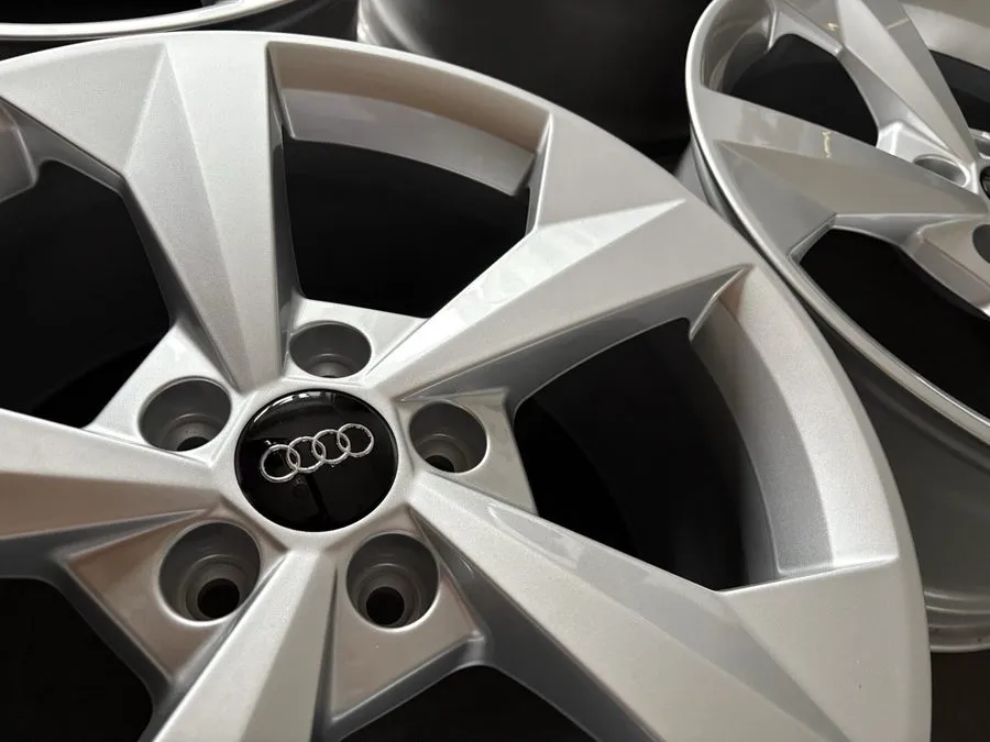 Медицинское оборудование 18 Inch Audi A3 S3 8Y 8Y0601025J Alloy Wheels Rims Set 
