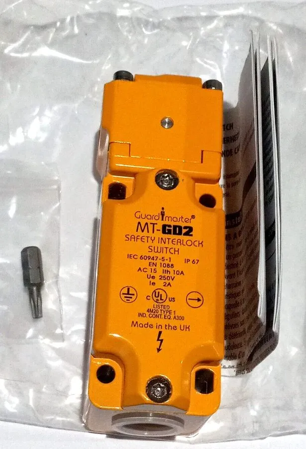 Реле безопасности Allen-Bradley 440K-MT55038 Guardmaster MT-GD2 Safety Interlock