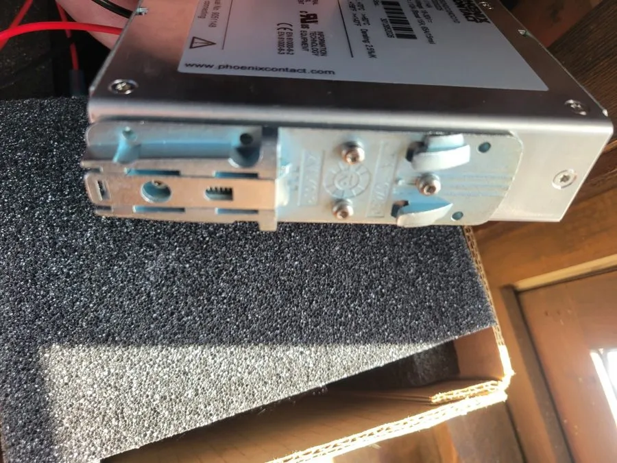 Блок питания Phoenix Contact 2320225 QUINT-UPS/24DC/24DC/10 Power Supply — фото лота 1