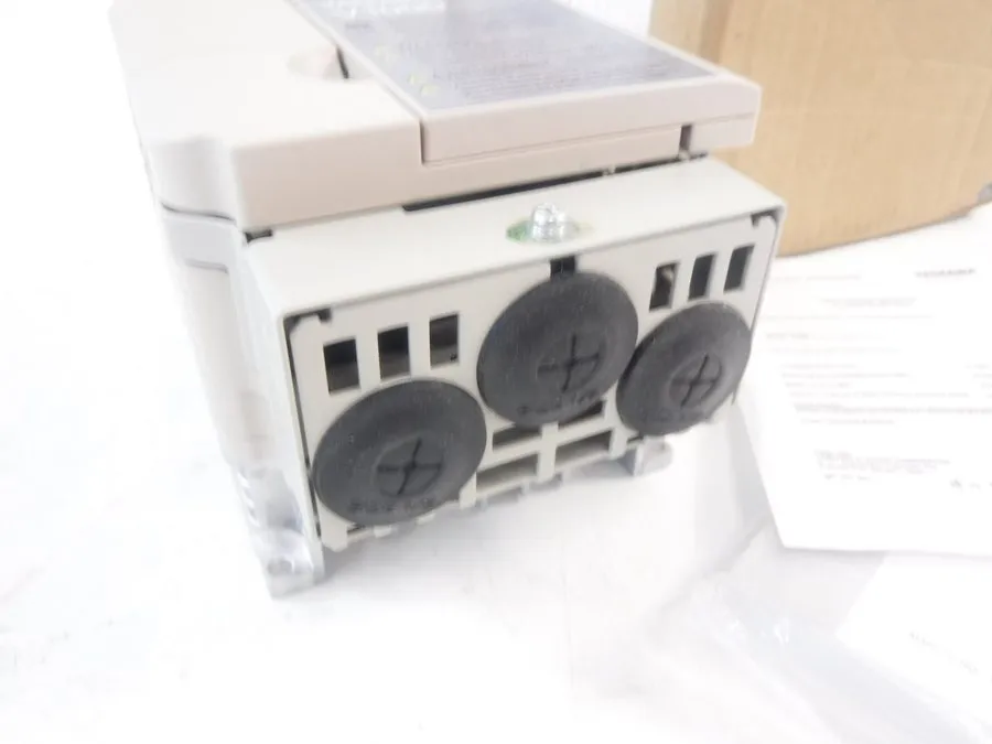 Частотный преобразователь Yaskawa CIMR-VU4A0002FAA V1000 AC Drive REV C 380-480V