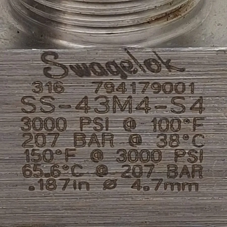Клапан Swagelok SS-43M4-S4 316 Stainless Ball Valve, 1/4in NPT x Tube Fitting