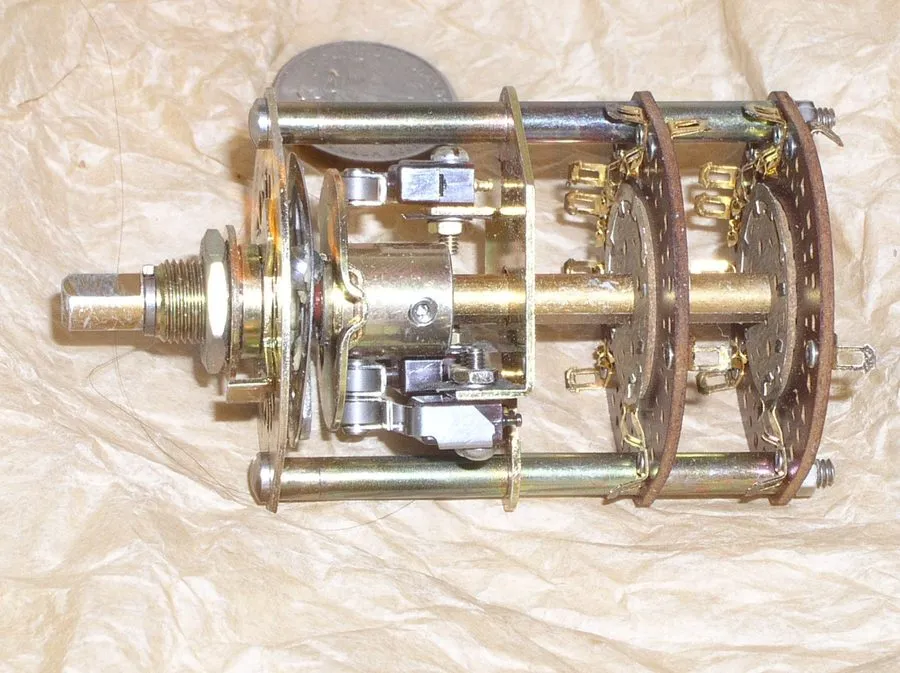 Коммутатор OAK GRIGSBY UNIDEX MIL ROTARY SWITCH 532894-205 629596-1 3 WAFER AUX  — фото лота 2