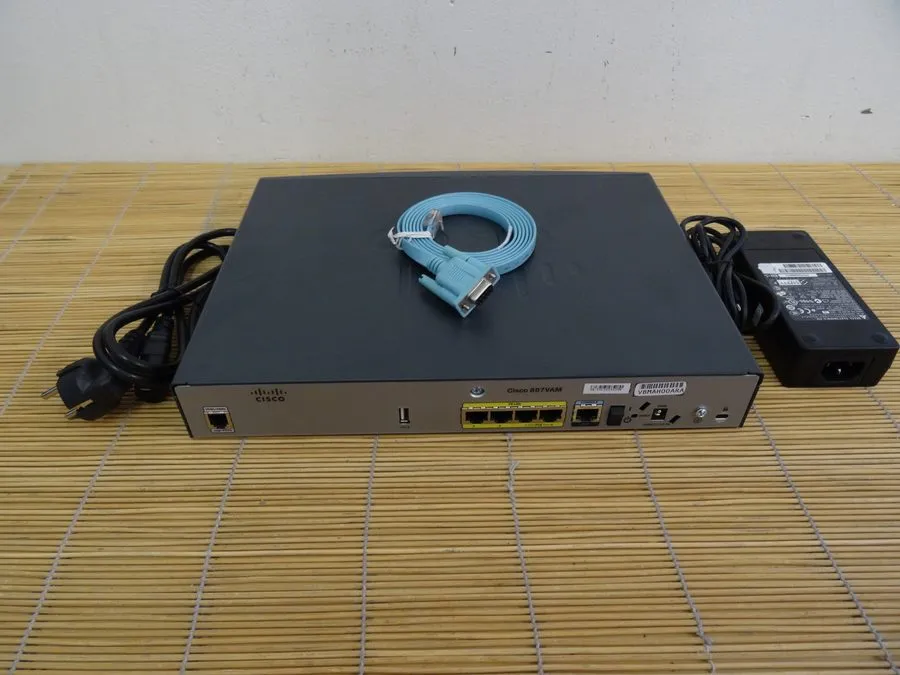 Маршрутизатор Cisco C887VAM-K9 Router 4-Port Switch