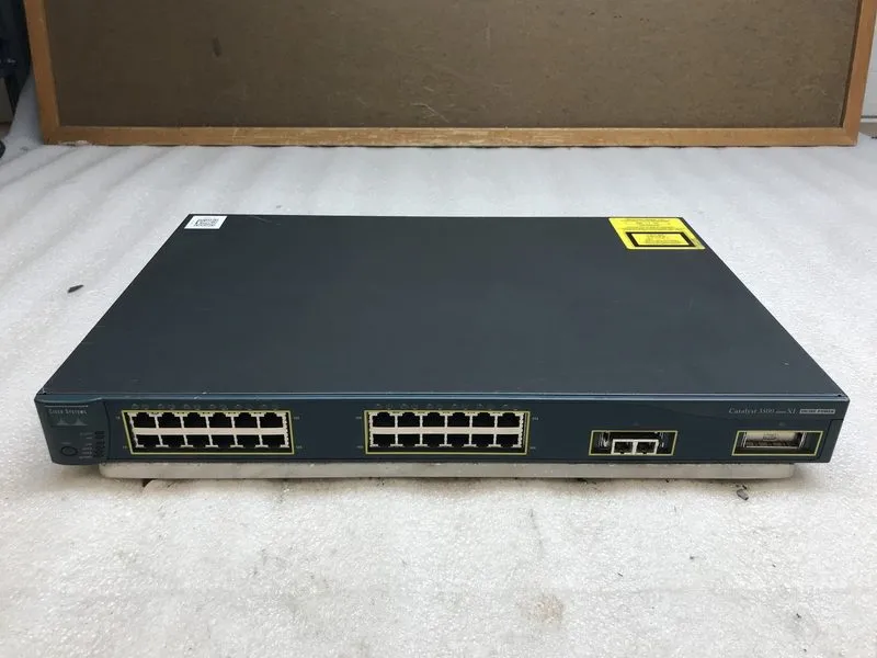 Блок питания Cisco WS-C3524-PWR-XL-EN 24-Port Stackable 10/100 Ethernet PoE Mana — фото лота 1