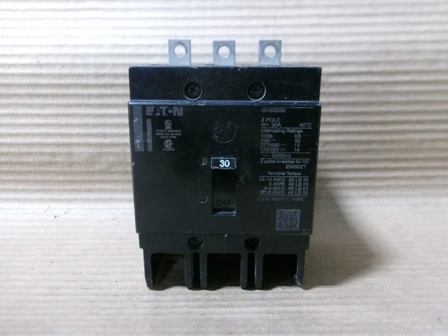 Автоматический выключатель Cutler Hammer GHB3030 30A 480V 3-Pole Circuit Breaker
