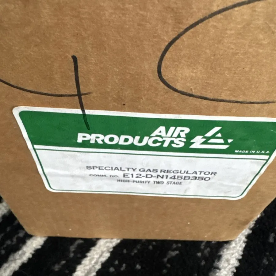 Трубопроводная арматура Air Products E12-D-N145B350 High-Purity 2-Stage Gas Regu