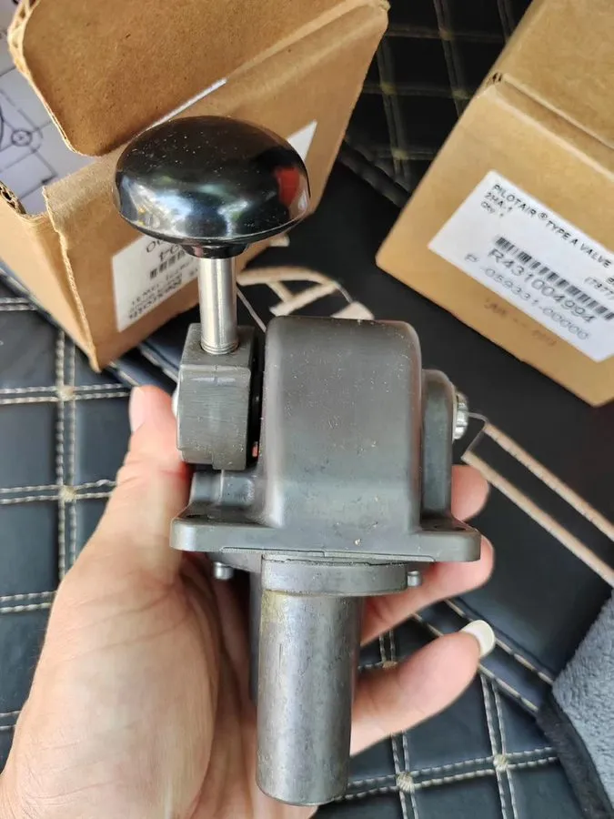 Пневмораспределитель Aventics R431004994 Pneumatic Directional Valve