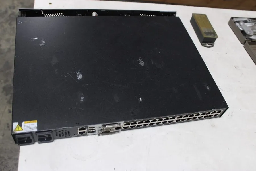 KVM-переключатель Raritan Dominion DKX3-232 32-Port KVM over IP Switch