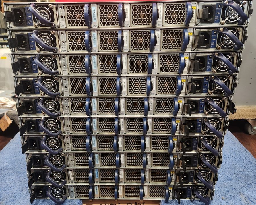 Коммутатор Arista DCS-7050CX3-32S-R 7050X3, 32x100GbE QSFP+2xSFP+ Switch W/2xAC — фото лота 2