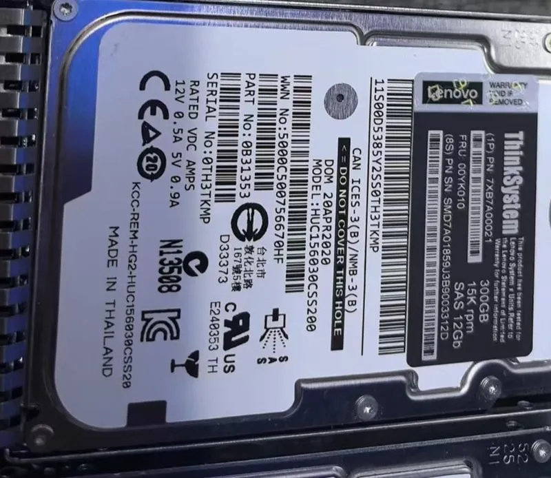 Сервер Lenovo 7XB7A00039 00YK028 600GB 15K 3.5"SAS 12G Server HDD Hard Drive