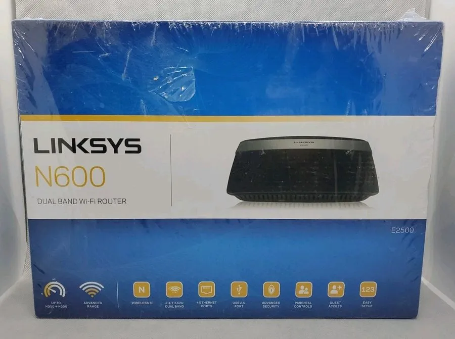 Маршрутизатор Linksys N600 Dual-Band 300+300 Mbps 4-Port Wireless N Router (E250