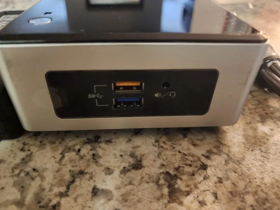 Оргтехника Intel (Intel Celeron, 1.60GHz, 8GB) Desktop Computer NUC5CPYH