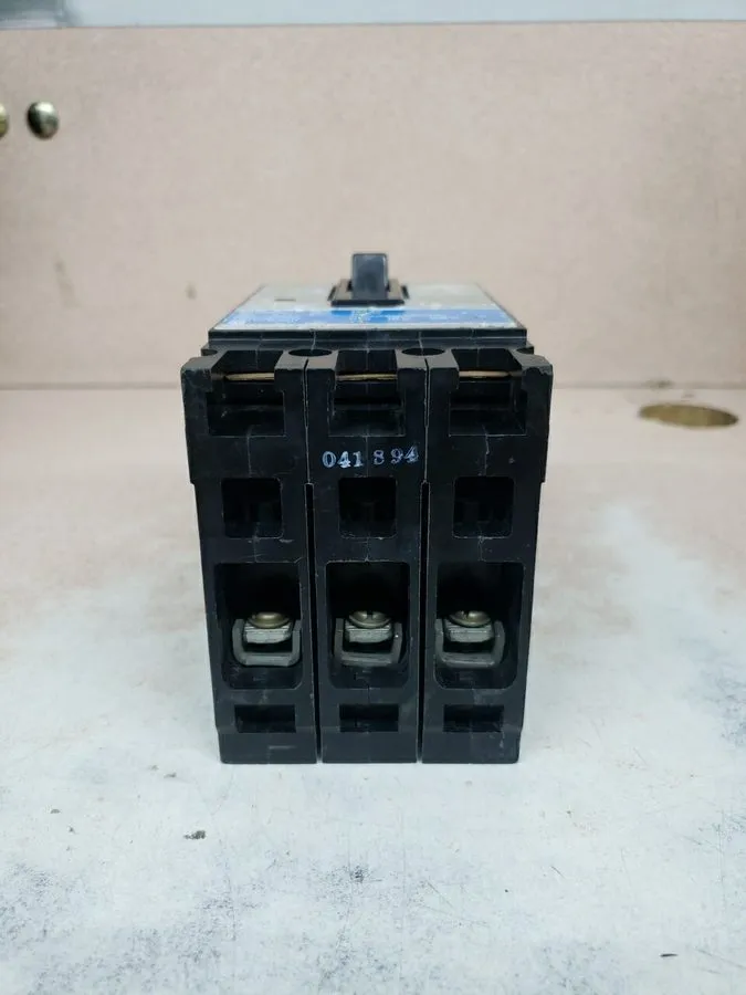 Автоматический выключатель Siemens ITE ED43B020 Sentron 20A 3-Pole Circuit Break