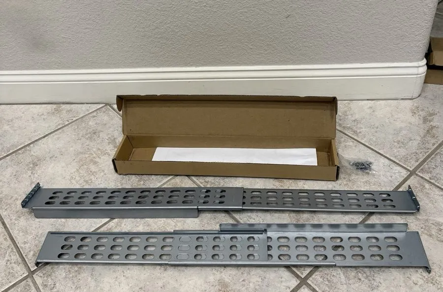 Комплект направляющих APC Rackmount Rail Kit Right/Left RoHS OM-756H REV12 Rack  — фото лота 1