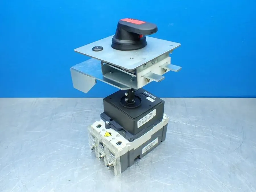 Автоматический выключатель Siemens HCS3S100 HCGA Circuit Breaker 3 Phase 100 Amp