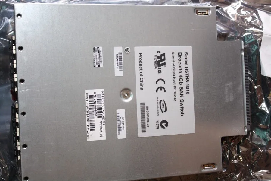 Коммутатор HP 411122-001 BROCADE HSTNS-1B10 4/24 SAN SWITCH