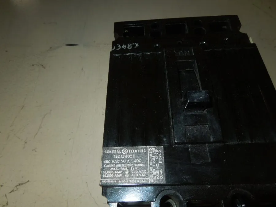 Автоматический выключатель GE TED134050 50A 3-Pole 480V AC E-Frame Circuit Break