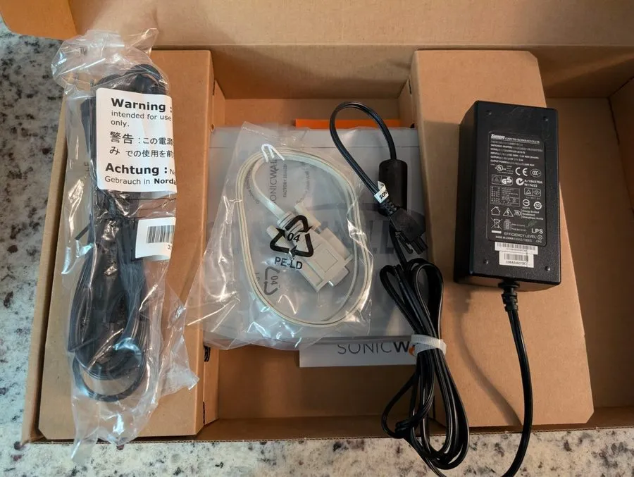Межсетевой экран SonicWall TZ215 APL24-08E 7-Port Gigabit Firewall Security Appl