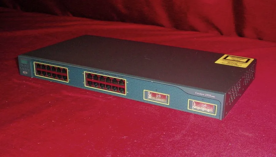 Коммутатор Cisco Catalyst WS-C2950G-24-EI w/24 10/100 Ports, 2GBIC 1000BASE-X Up