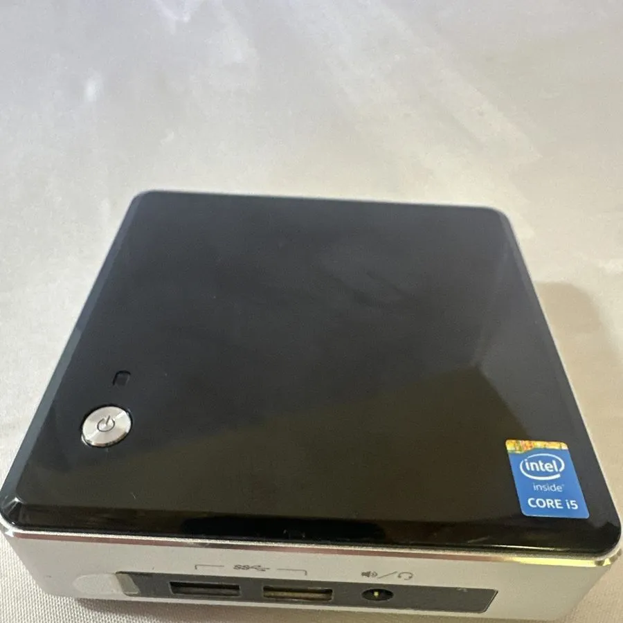 SSD-накопитель Intel NUC Core i5 2.70GHz 1TB PCIe SSD 16GB RAM NUC5i5RYK Mini De