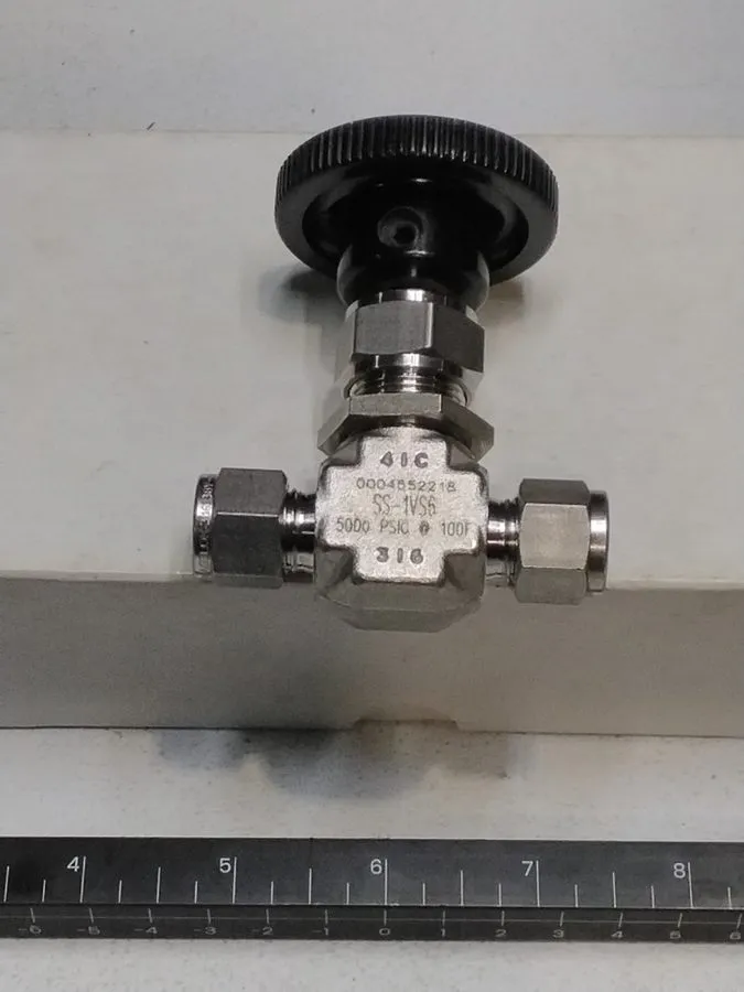 Клапан Swagelok SS-1VS6 Stainless Steel Integral Bonnet Needle Valve FNSP