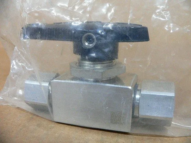 Клапан Swagelok SS-4SKPF4 Stainless Steel Multipurpose Ball Valve FNSP