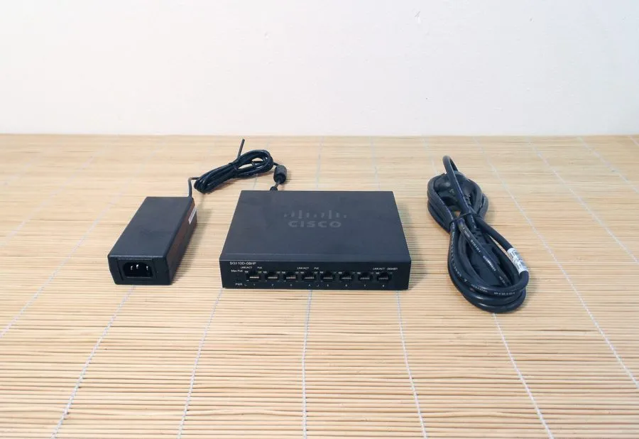 Коммутатор Cisco SG110D-08HP 8 Port Gigabit PoE Desktop Switch