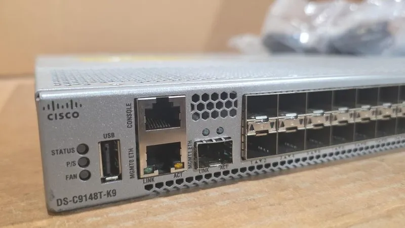Коммутатор Cisco DS-C9148T-24PETK9 MDS 9148T 48 Ports Switch — фото лота 2