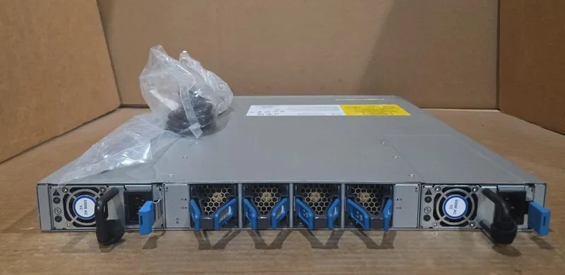 Коммутатор Cisco DS-C9148T-24PETK9 MDS 9148T 48 Ports Switch — фото лота 3