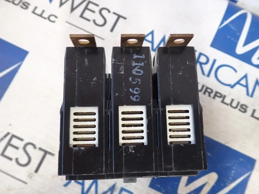 Автоматический выключатель Siemens BQD370 3 pole 70 amp bolt on 480v BQD Circuit