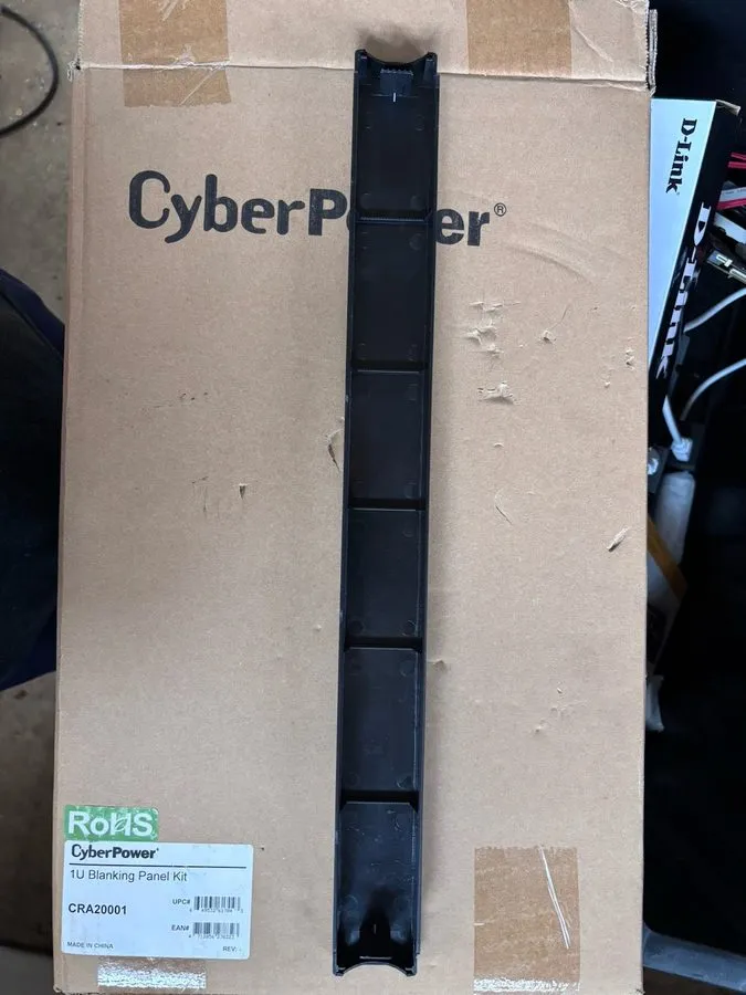 Стойка/шкаф Cyberpower Carbon Airflow Management 1U Blanking Panel CRA20001 — фото лота 1
