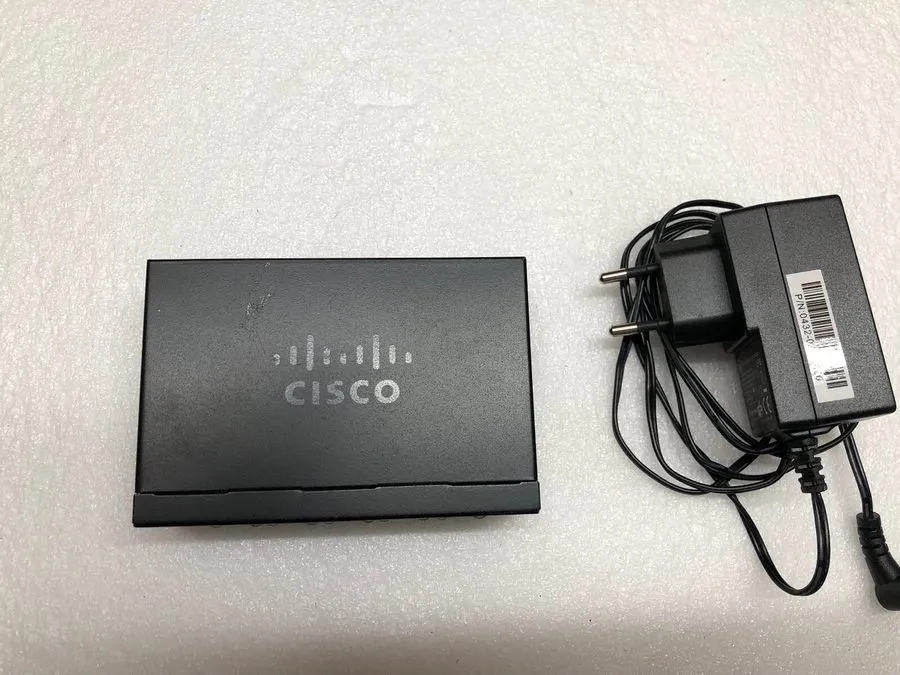 Коммутатор Cisco Sg110D-05
