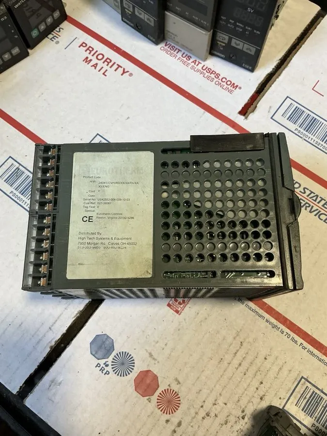 Датчик температуры Eurotherm Temperature Controller 2404/cc/vh/rd/xx/xx/fh/xx/xx — фото лота 2