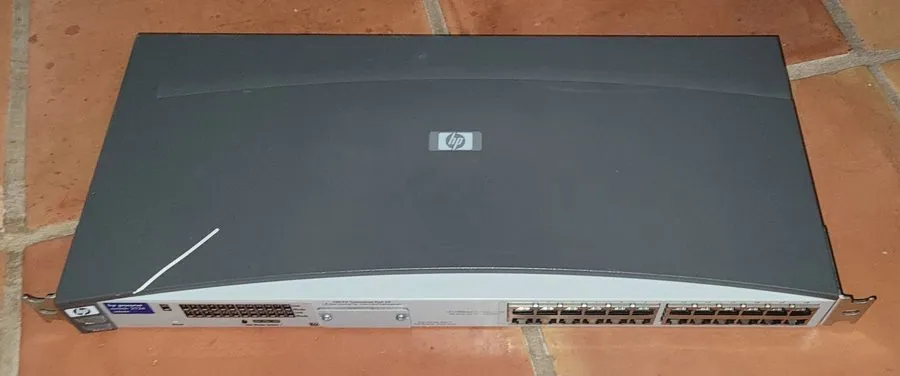 Коммутатор HP Procurve Model 2124 J4868A 24 port 10/100 Ethernet Switch